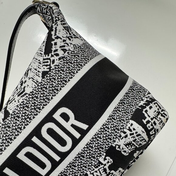 Medium DiorTravel Nomad Pouch - Picture 5 of 13